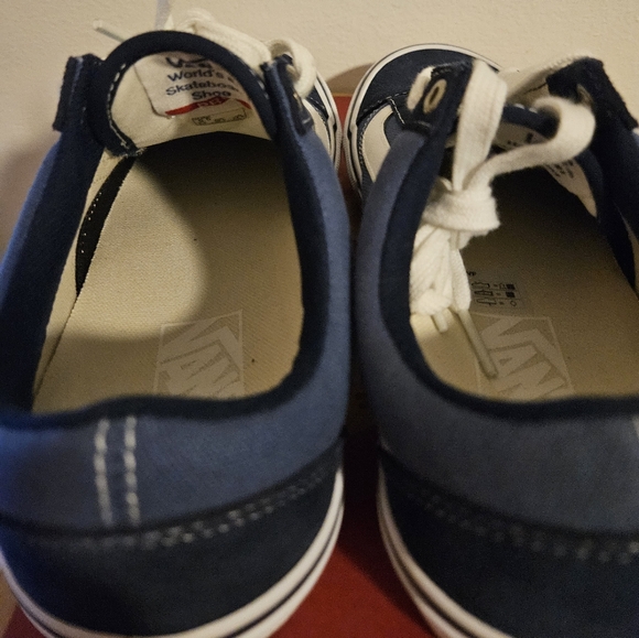 Vans - Picture 7 of 8